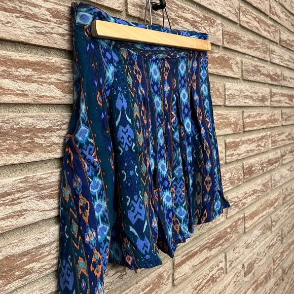 Forever 21 Funky Blue Skirt - Picture 4 of 10